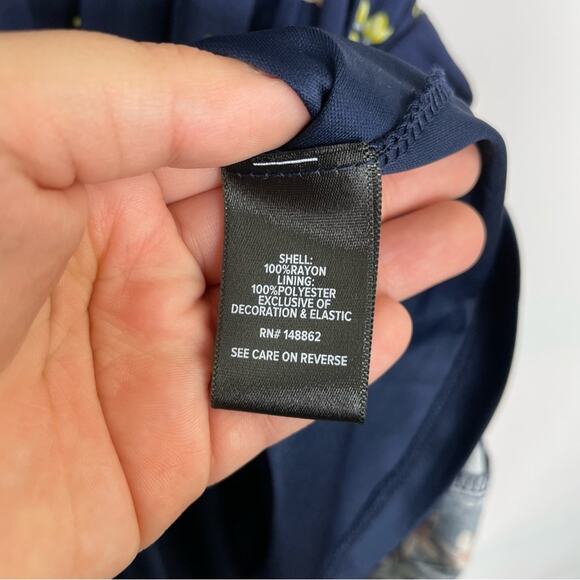 Torrid Maxi Challis Button-Front Blue Floral Maxi Dress size 00 - Picture 10 of 14